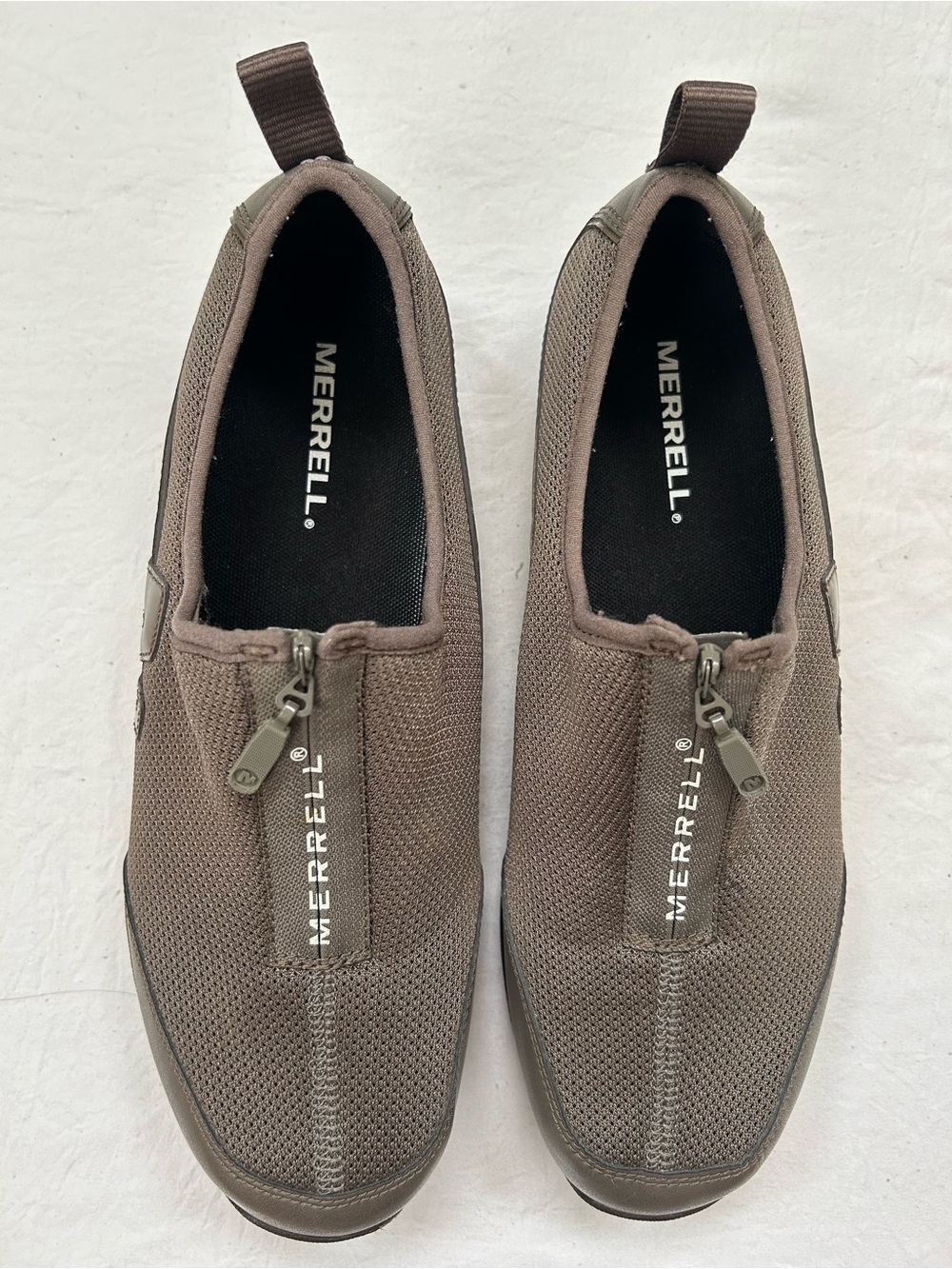 NWOT Merrell Women's Taupe and Brown Mesh Slip-On Zipper Shoe